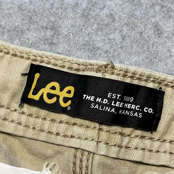 Lee Shorts Mens 30 (32 Tag) Beige Cargo 11" Inseam Midrise Outdoor Canvas - Picture 8 of 10
